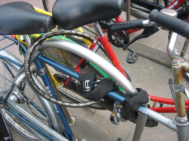 Fiets op slot zetten voor mongeaulen